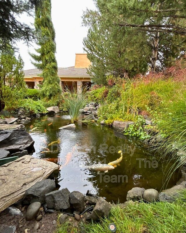 Building Photo - 900 S Meadows Pkwy