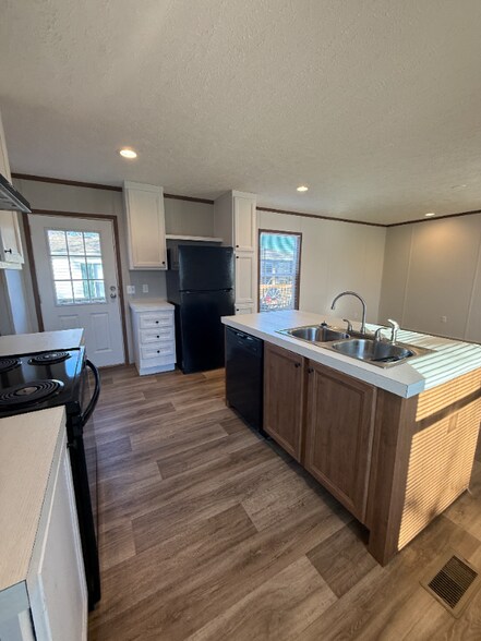 Building Photo - 124 Pruitt St