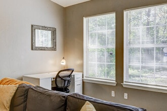 Building Photo - 221 Cactus St