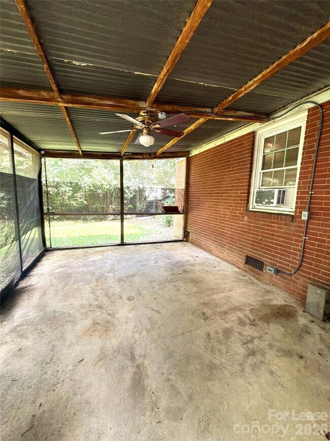 Building Photo - 4410 Brooktree Dr