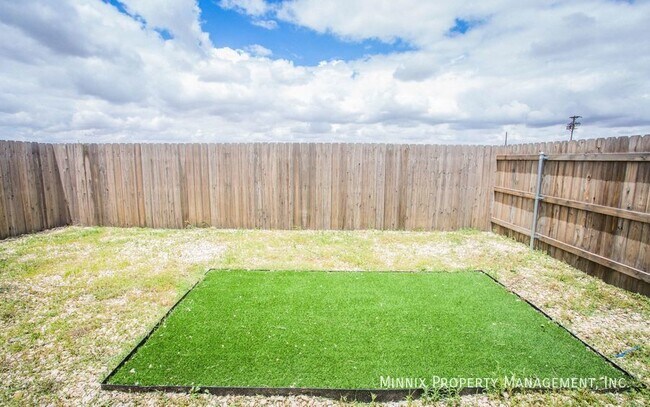 Building Photo - 2102 Langford Ave