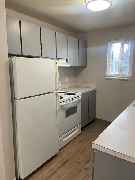 Building Photo - 14409 8th Ave SW