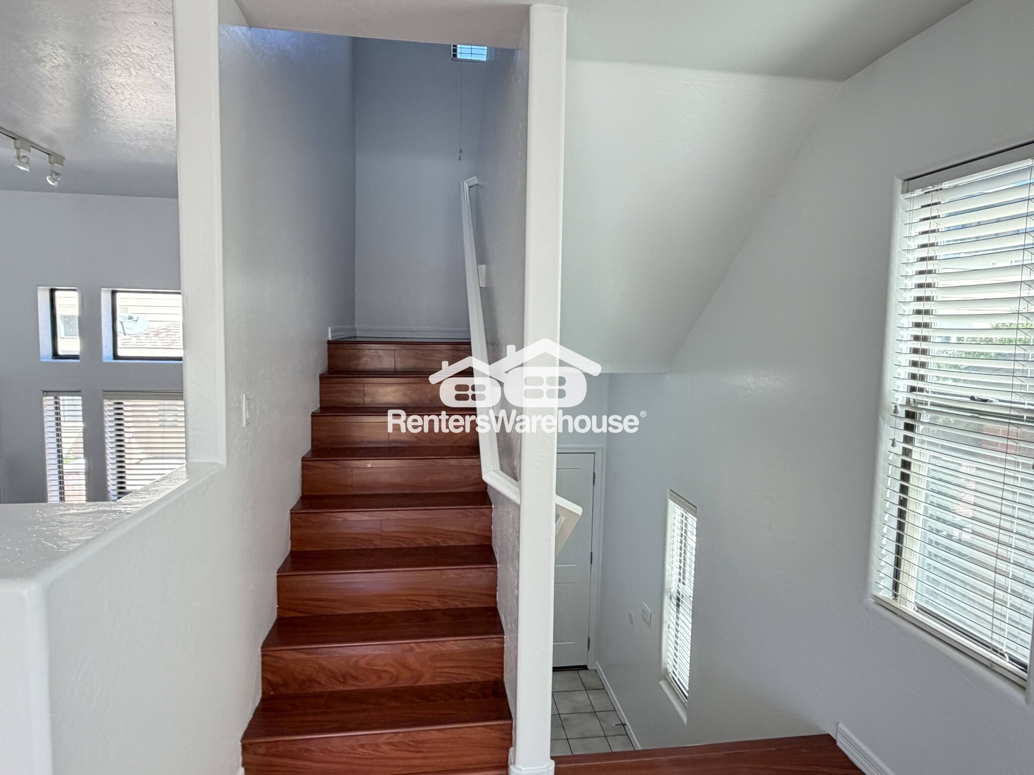 Building Photo - 776 S Beck Ave