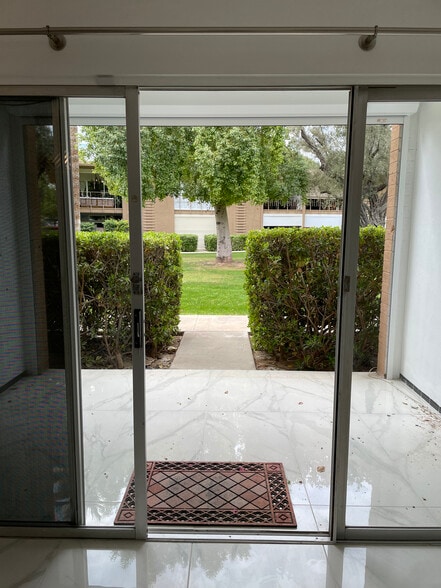 Personal patio looking out to quite courtyard - 6125 E Indian School Rd