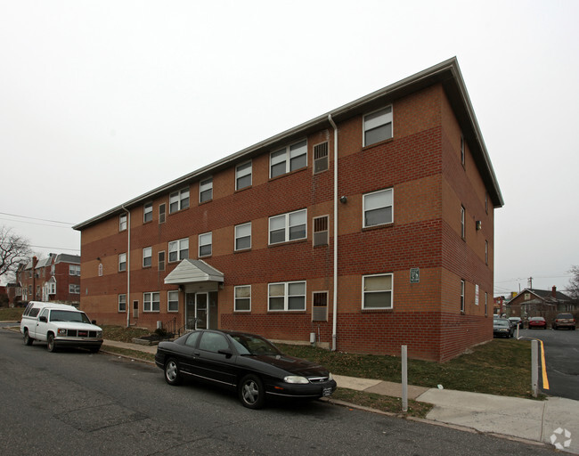 Mulberry Court Apartments - 4015 Devereaux Street