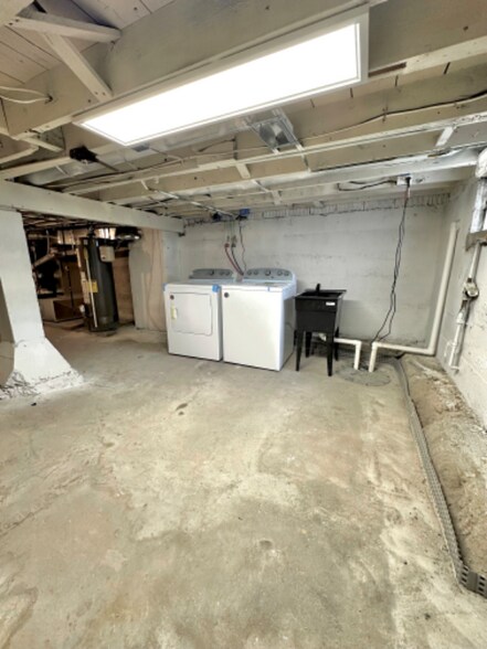 Building Photo - 266 St Helena Ave