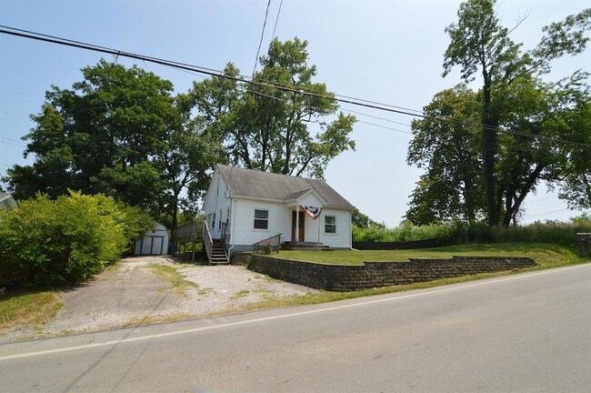 Building Photo - 1460 Greendale Rd