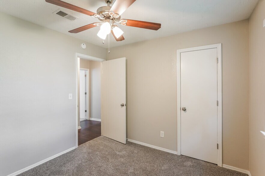 Building Photo - 609 Steven Dr