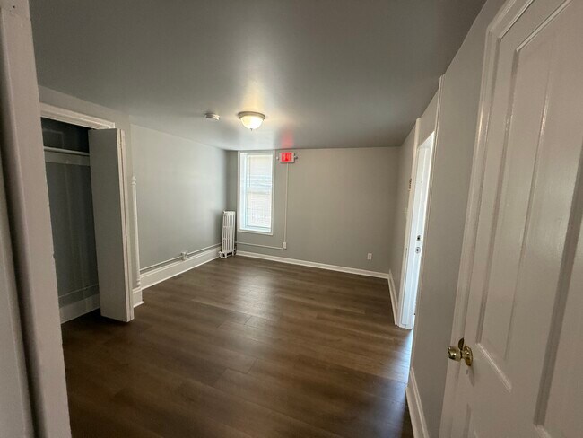 Building Photo - 266 Forster St