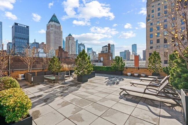 Building Photo - 432 W 52nd St