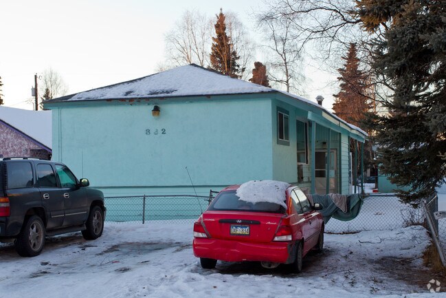Building Photo - 832 N Bliss St