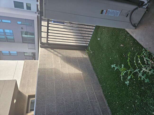 Building Photo - 283 S Roosevelt St