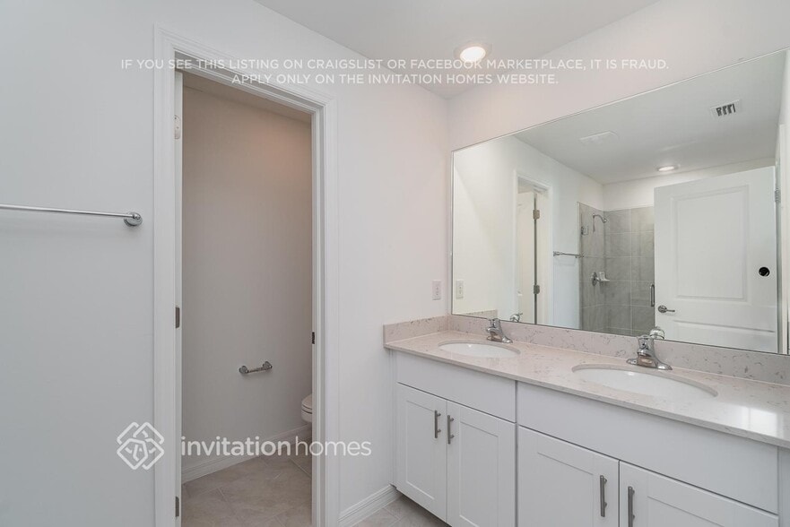 Building Photo - 2047 E Landings Wy