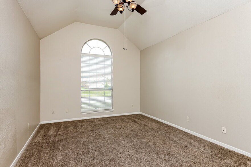 Building Photo - 2029 Austin Dr
