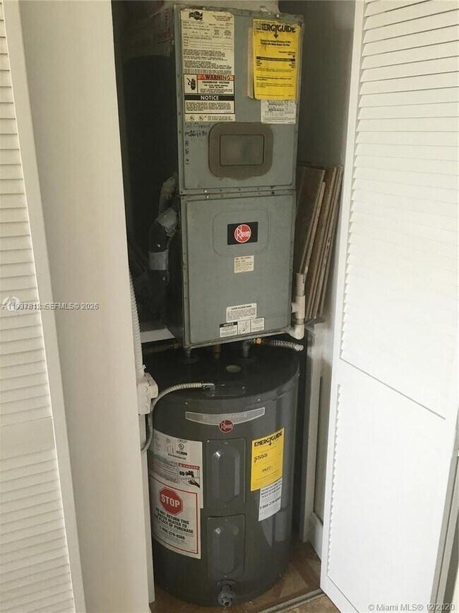 Building Photo - 9001 SW 77th Ave