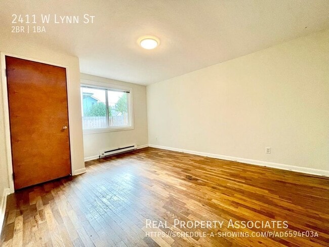 Building Photo - 2411 W Lynn St