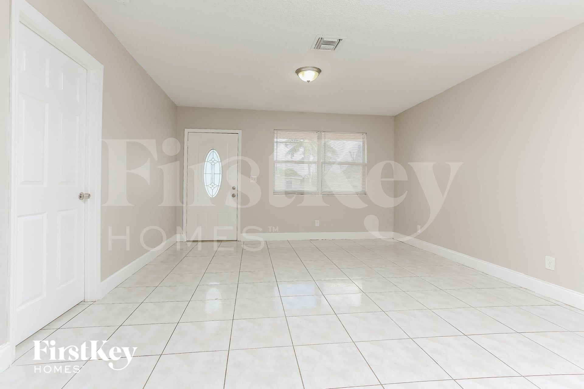 Building Photo - 4200 SW 18th St