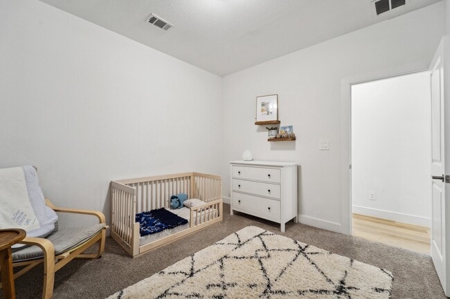 Building Photo - 788 Yellow Birch Ln