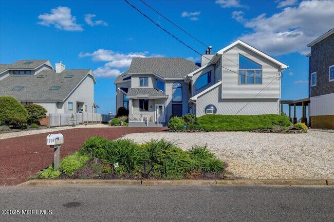 Building Photo - 1207 Capstan Dr