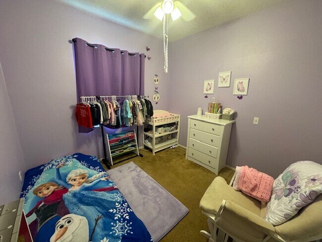 Building Photo - Beautiful Single Story Home - Professional Landscaper included