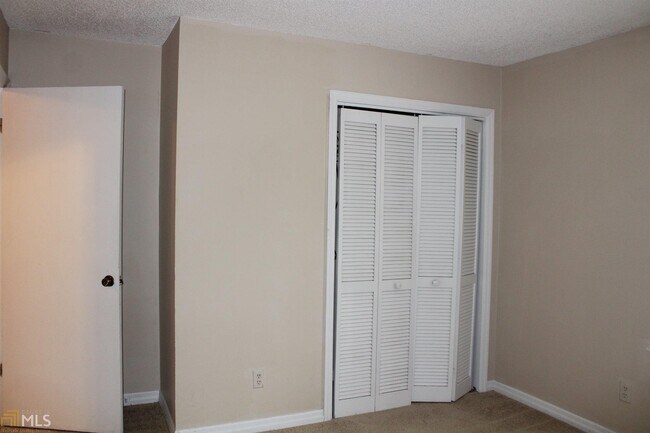 Building Photo - 207 Admirals Walk