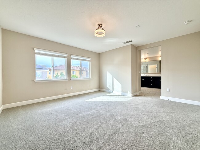 Building Photo - 7107 Oswego Ct