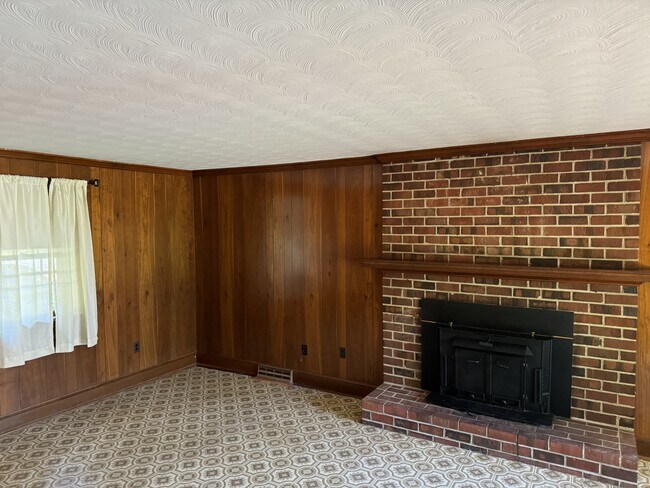 Building Photo - 7238 Bellspring Dr