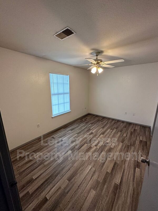 Building Photo - 7185 Retta Mansfield Rd