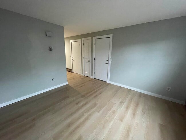 Building Photo - 15 Kingsley Ct