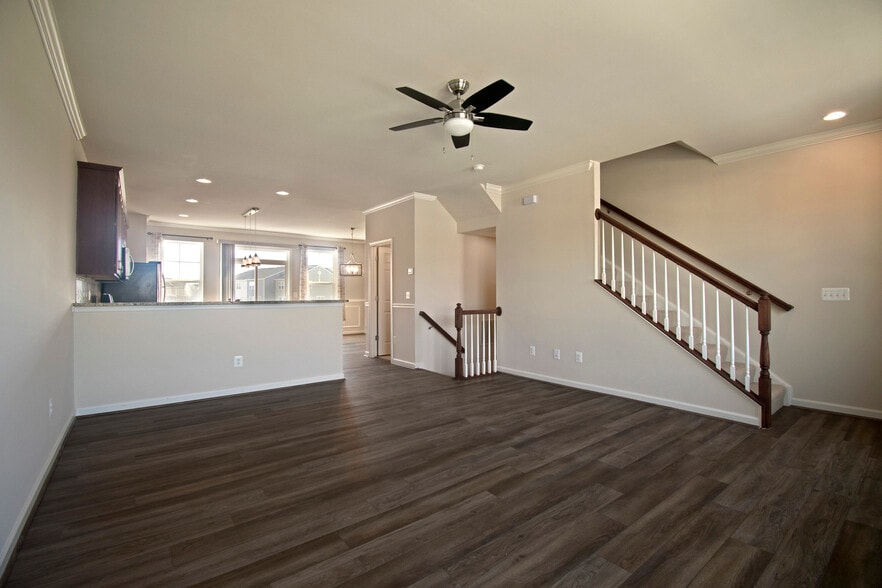 Living Room - 105 Gristmill Ct