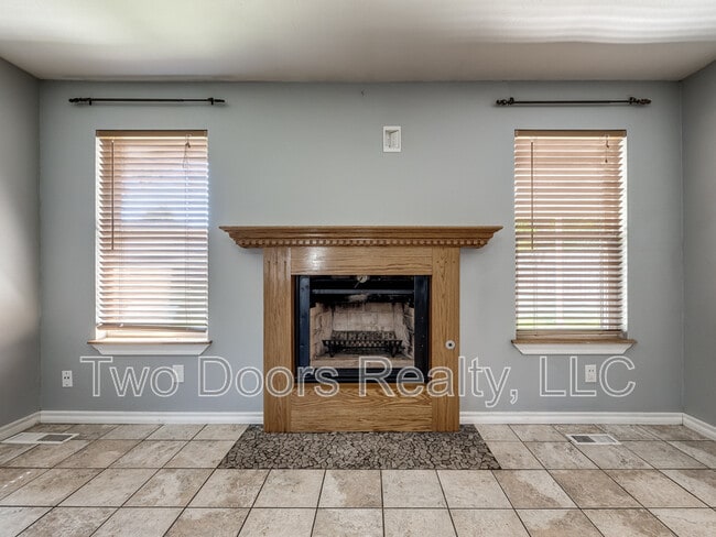 Building Photo - 3900 Hiddleston Cir