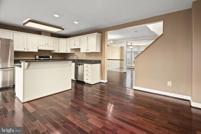Building Photo - 3912 Maximilian Ct