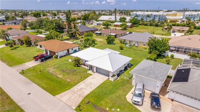 Building Photo - 1416 SE 2nd Ave