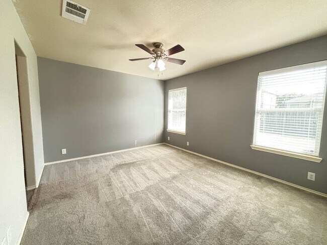 Building Photo - Beautiful 3-bed 2-Bath home in Avery Park ...