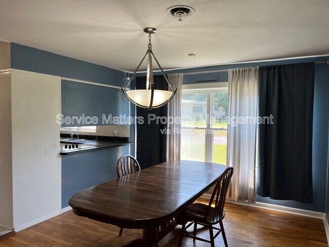 Building Photo - 5425 Westwood Dr