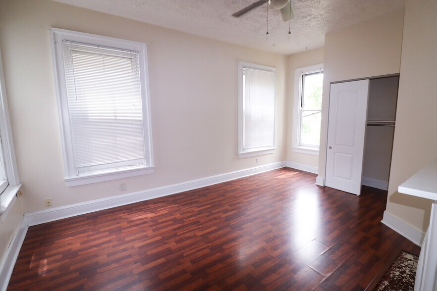 Building Photo - 2615 Eden Ave