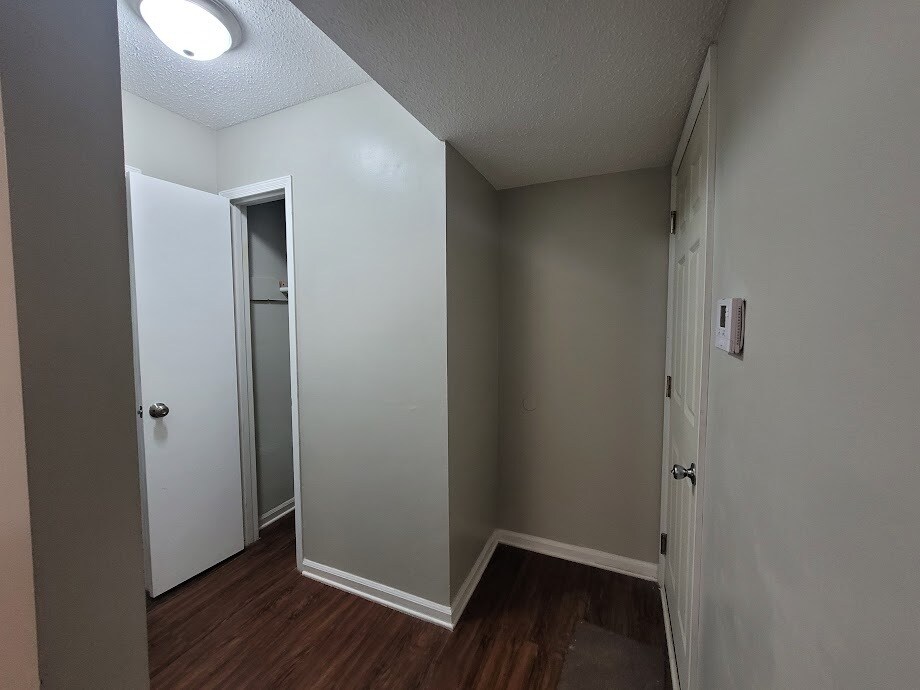 Building Photo - 1710 6th Pl Cir NW