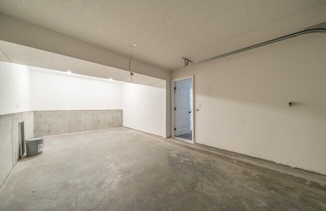 Building Photo - 9834 Codyview Dr