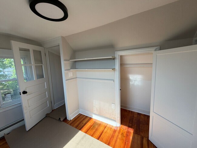 Building Photo - 271 Elm St
