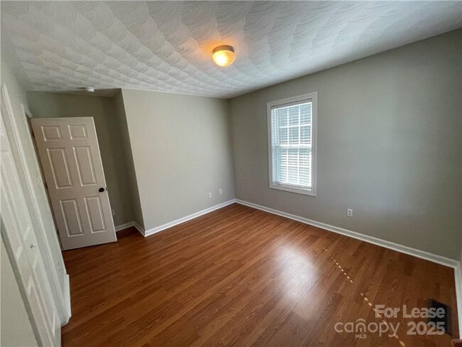 Building Photo - 2474 Oak Valley Ln