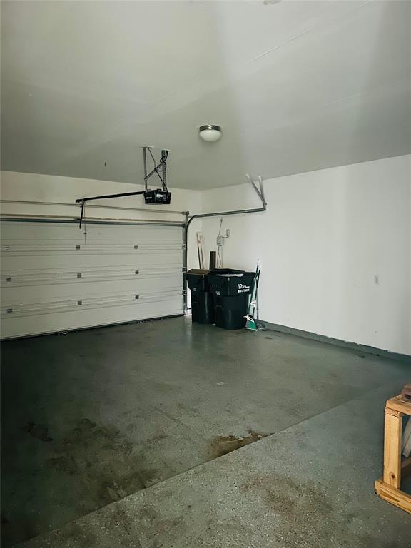 Building Photo - 608 Sixpence Ln