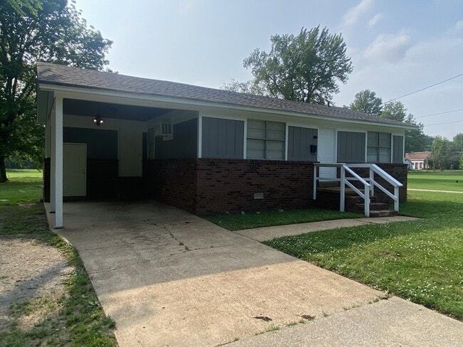 Building Photo - 311 S Bond Ave