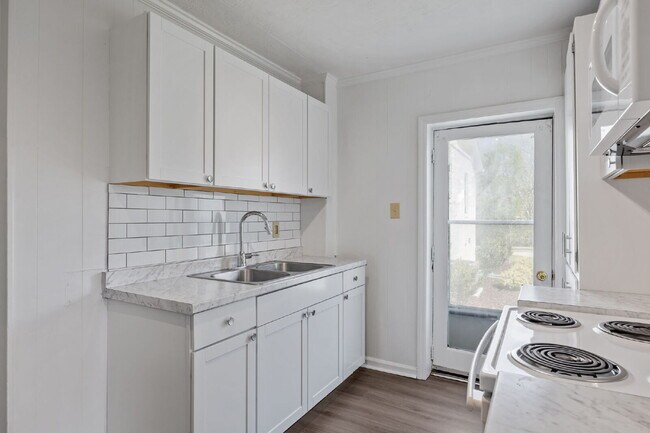 Building Photo - "Charming 1-Bed Gem at 509-511 Cape Ave, Raleigh – Your Cozy Retreat Awaits!"