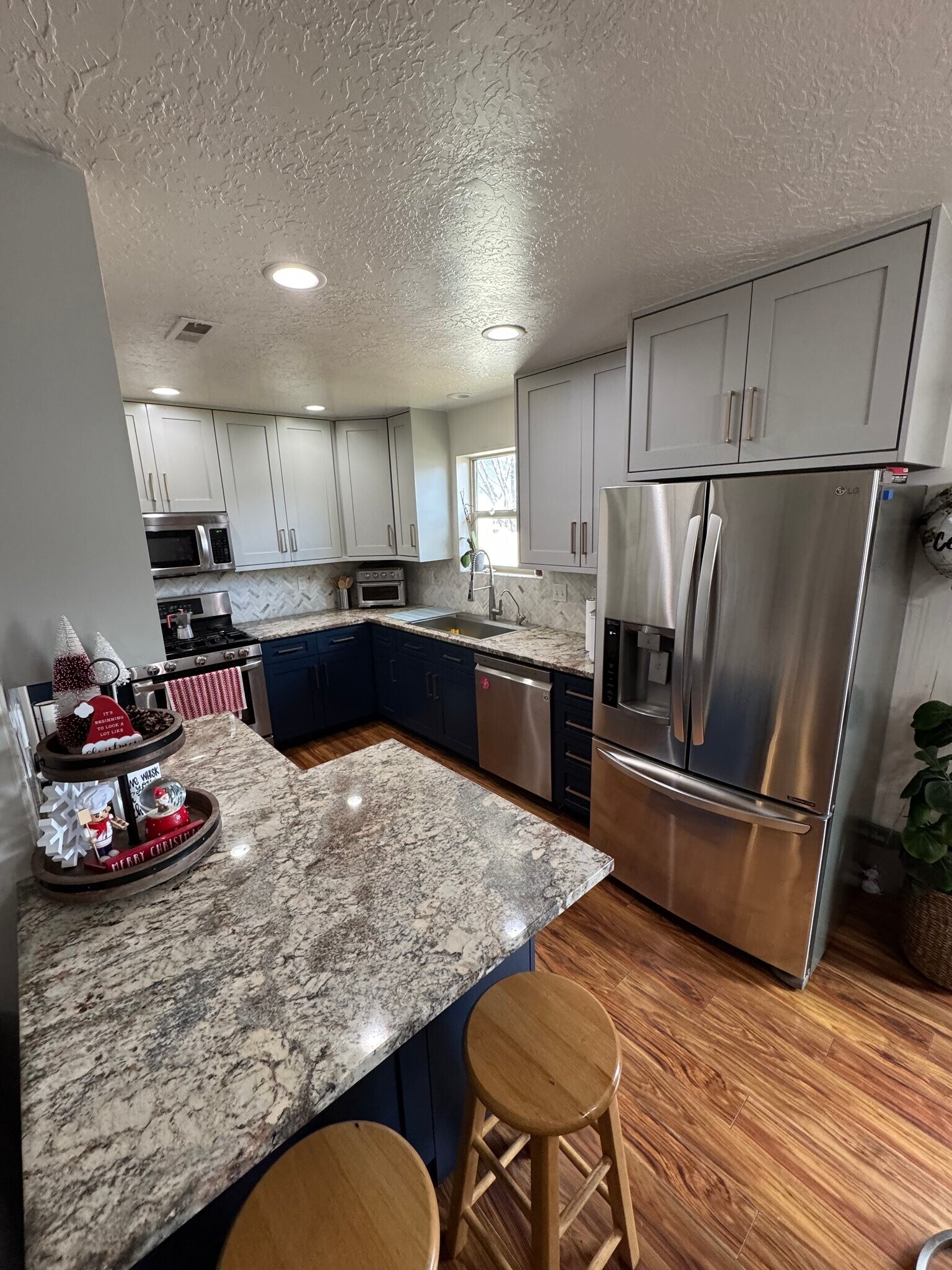 Building Photo - 822 N 1120 E