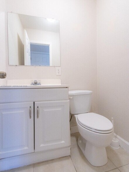 Building Photo - 4648 NW 9th Dr