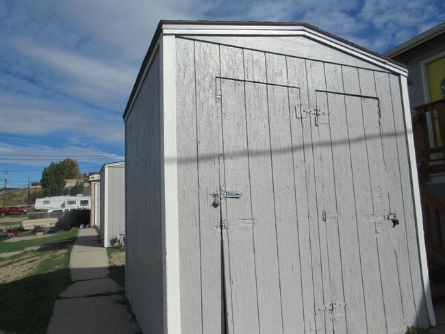 Building Photo - Affordable 2 Bedroom Apartment