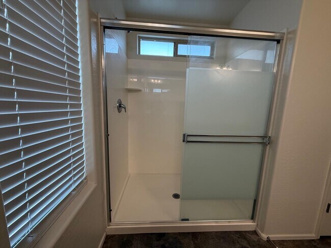 Building Photo - 16579 W Jenan Dr