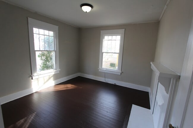 Building Photo - 226 E Moore St