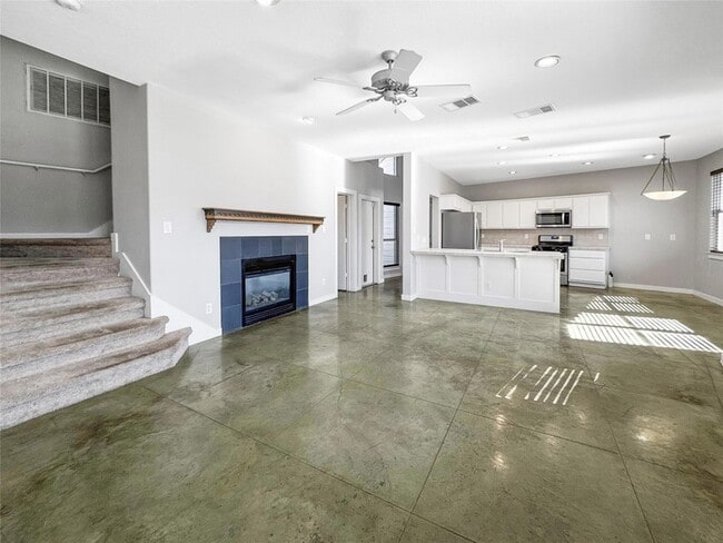 Building Photo - 2114 Goodrich Ave