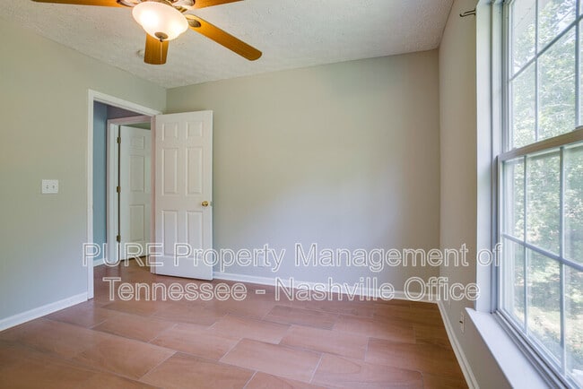 Building Photo - 1345 Bell Rd